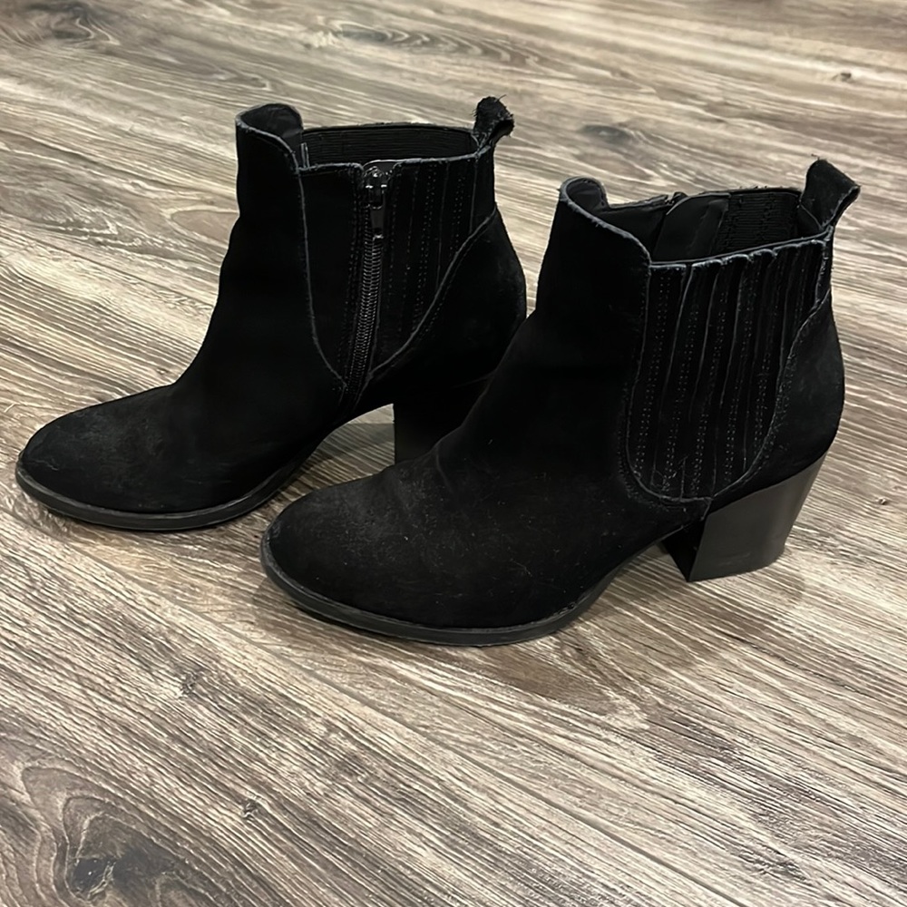 Crown Vintage Black Booties - Picture 2 of 6